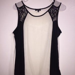 Women's The LImited Black White Lace Top